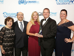 Cruises Inc Agent of the Year 2017 Cruises Inc. Agents of the Year Dinah and Michael Cohen; 2017 Cruises Inc. Agent of the Year Lori Foster; General Manager of Network Engagement and Performance Drew Daly; and Senior Vice President Debbie Fiorino.